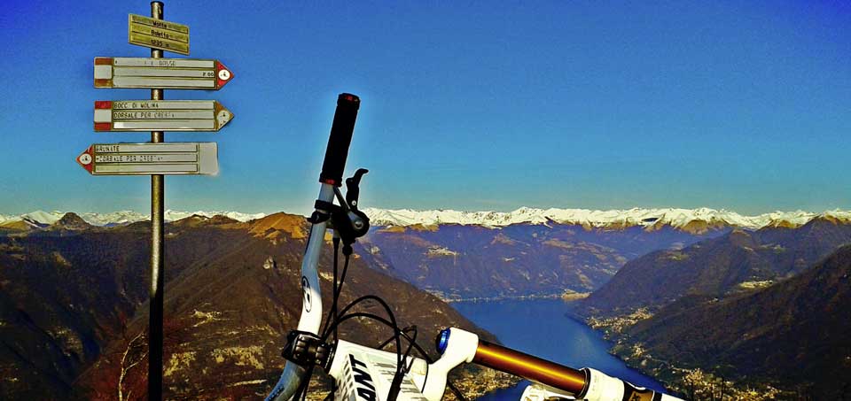 mountain-bike-on-lake-como